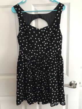 F21 Sweetheart polka dot chiffon like mini dress